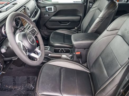 Used 2023 Jeep Wrangler Sahara image 17
