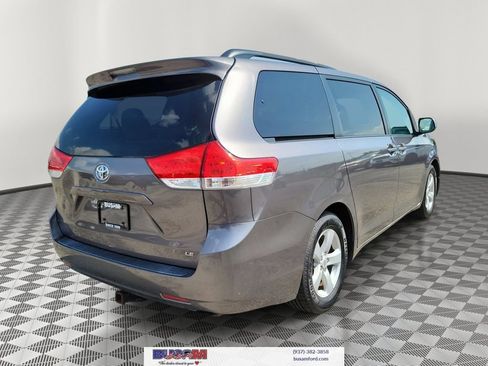 Used 2011 Toyota Sienna LE w/ Towing Pkg FWD image 4