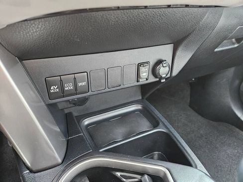 Used 2017 Toyota RAV4 XLE w/ Convenience Package AWD/4WD image 26
