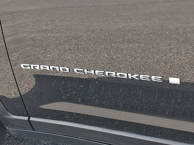 Certified 2023 Jeep Grand Cherokee Limited AWD/4WD image 31