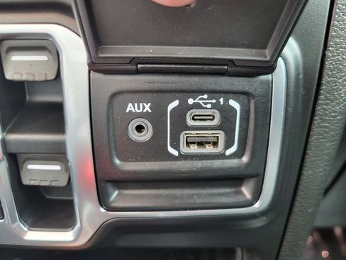 Used 2021 Jeep Wrangler Unlimited Sport AWD/4WD image 45