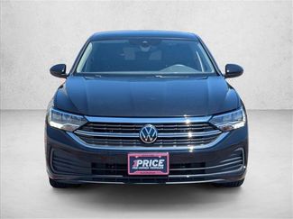 Used 2024 Volkswagen Jetta SE w/ Panoramic Sunroof Package FWD video 2