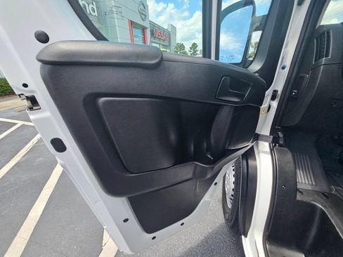 Used 2025 RAM ProMaster 2500 w/ Convenience Group FWD image 13