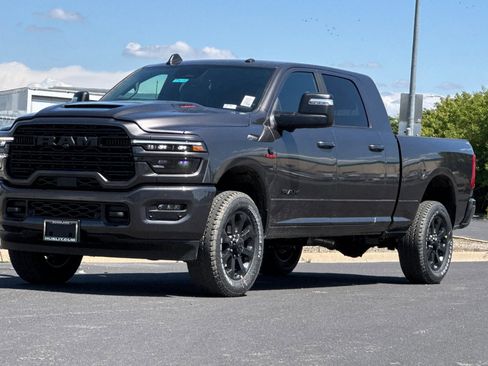 New 2026 RAM 2500 Laramie AWD/4WD image 7