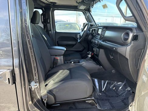 Used 2023 Jeep Wrangler Unlimited w/ Cold Weather Group image 16