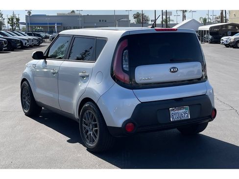 Used 2016 Kia Soul FWD image 3