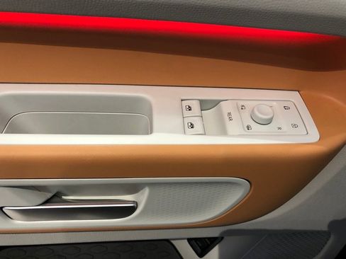 New 2025 Volkswagen ID. Buzz Pro S Plus image 12