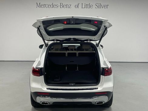 Used 2026 Mercedes-Benz GLB 250 4MATIC image 5