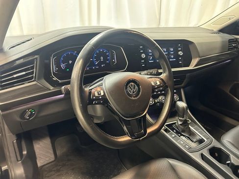 Used 2019 Volkswagen Jetta SEL FWD image 2