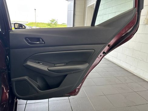 Used 2025 Nissan Altima 2.5 SV FWD image 43