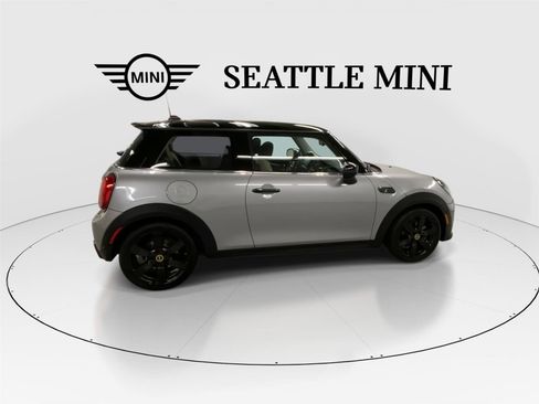 Certified 2024 MINI Cooper SE image 12