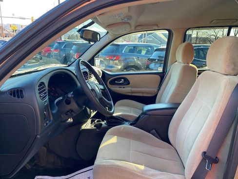 Used 2005 Chevrolet TrailBlazer LS w/ LS Preferred Equipment Group image 9