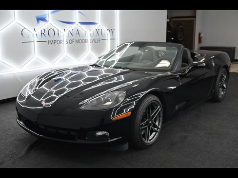 Used 2006 Chevrolet Corvette Convertible w/ Preferred Equipment Group image 1