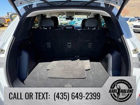 Used 2025 Ford Escape Platinum image 32