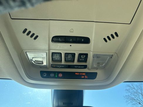 Used 2023 Buick Enclave Essence w/ Experience Buick Package image 26