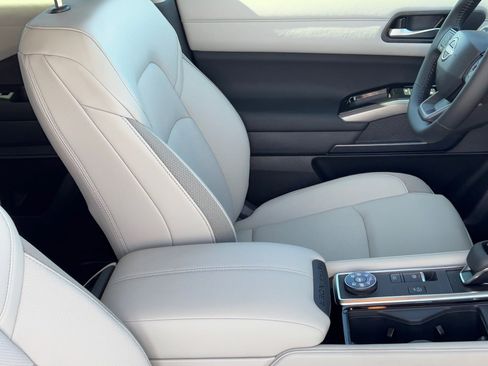 New 2026 Nissan Pathfinder SL image 10