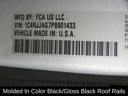 Used 2023 Jeep Grand Cherokee L Laredo image 22