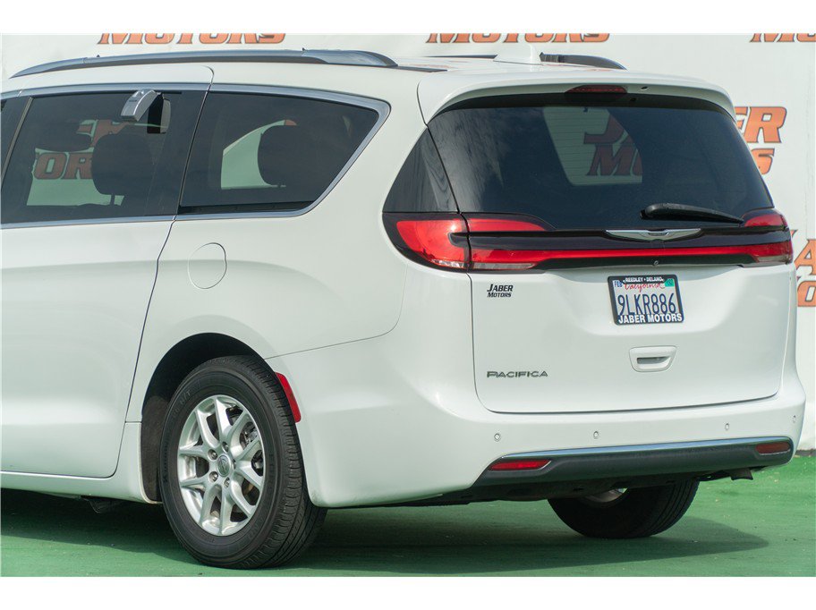 Used 2021 Chrysler Pacifica Touring-L FWD image 21