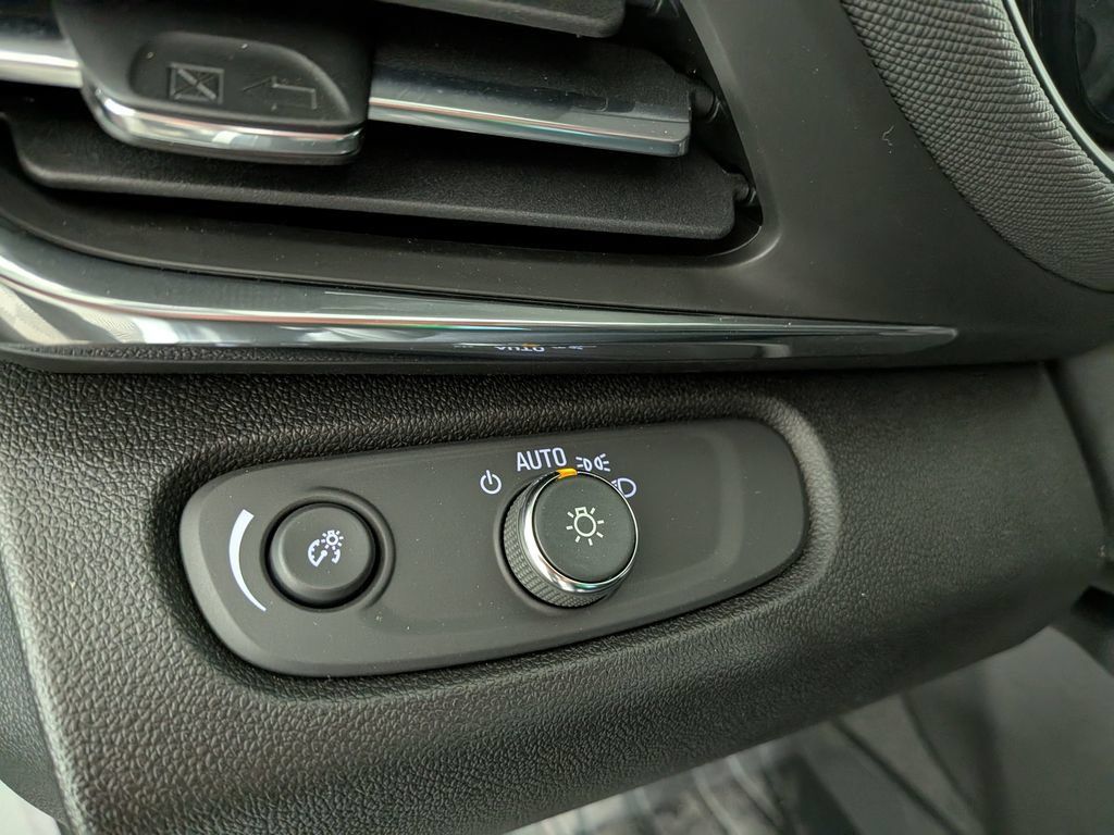 New 2026 Buick Envista Preferred FWD image 16