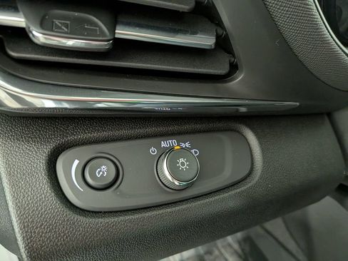 New 2026 Buick Envista Preferred FWD image 16