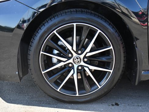 Used 2023 Toyota Camry SE FWD image 12