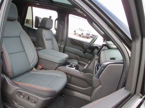 Certified 2025 GMC Yukon AT4 w/ AT4 Premium Plus Package image 26