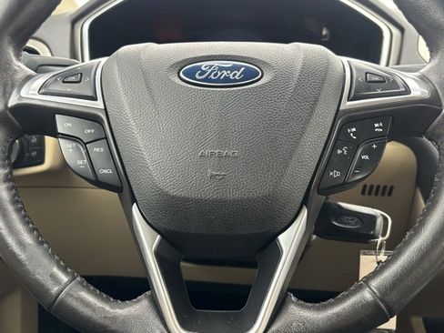 Used 2015 Ford Fusion SE w/ Equipment Group 202A image 17