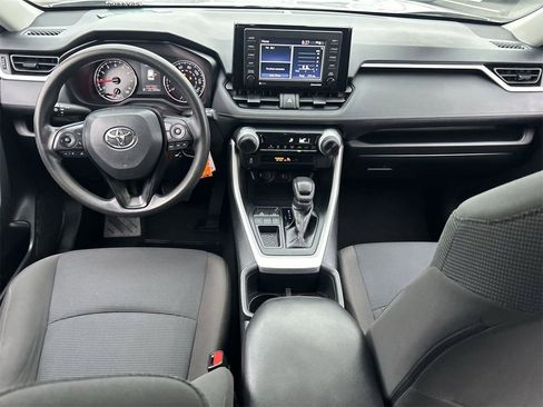 Used 2022 Toyota RAV4 LE image 12