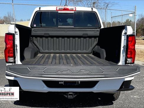 Used 2024 Chevrolet Colorado LT w/ LT Convenience Package III image 17