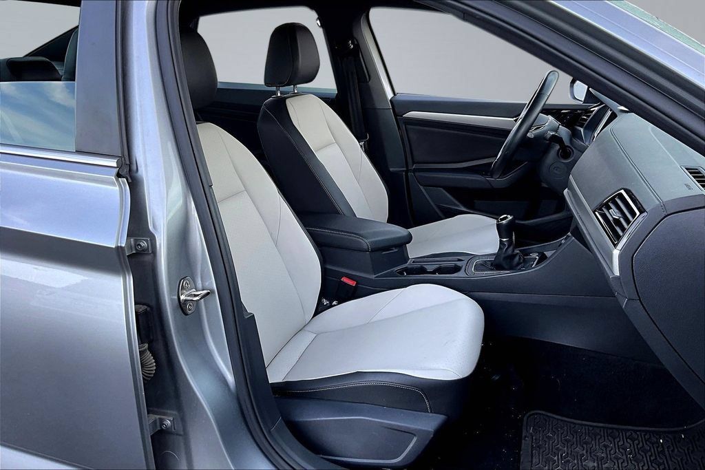 Used 2021 Volkswagen Jetta R-Line FWD image 22