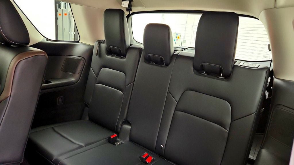 Used 2025 Nissan Pathfinder Platinum w/ Cargo Package AWD/4WD image 23