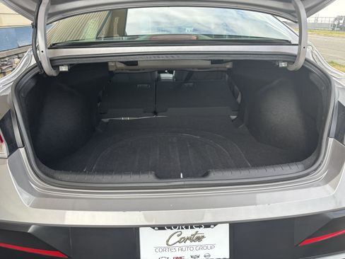 Used 2025 Hyundai Elantra SEL FWD image 25