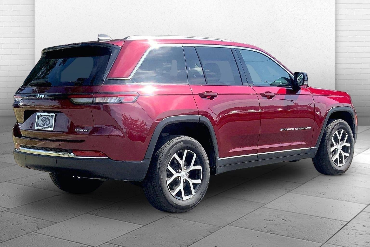 Used 2023 Jeep Grand Cherokee Limited AWD/4WD image 14