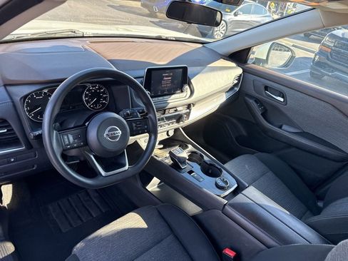 Used 2021 Nissan Rogue SV image 19