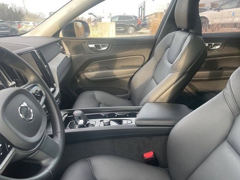 Certified 2025 Volvo XC60 B5 Plus image 5