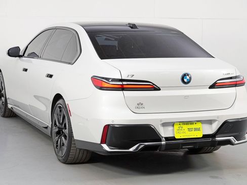 Used 2023 BMW i7 xDrive60 w/ Executive Package 2 image 65