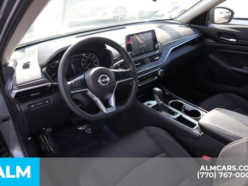 Used 2024 Nissan Altima 2.5 SV FWD image 10