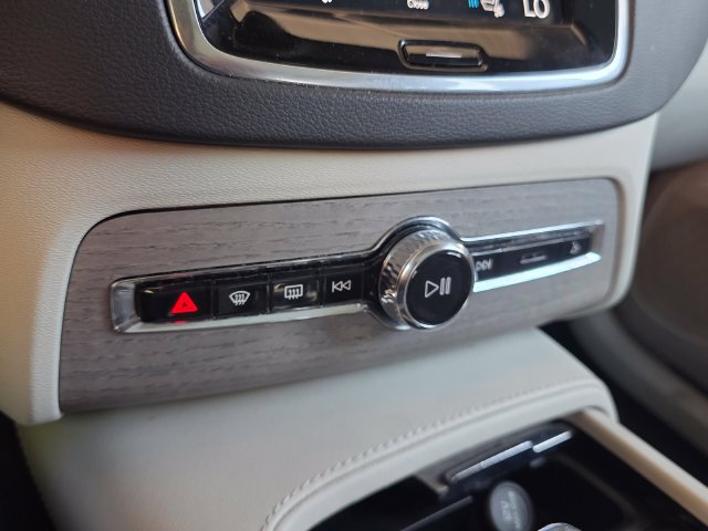 Used 2021 Volvo XC90 T8 Inscription w/ Advanced Package AWD/4WD image 21
