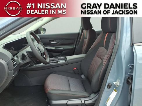 New 2026 Nissan Sentra SR w/ Floor Mat Package FWD image 23