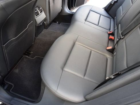 Used 2011 Mercedes-Benz E 350 4MATIC Sedan image 44