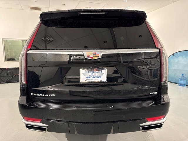 Used 2024 Cadillac Escalade Premium Luxury AWD/4WD image 7