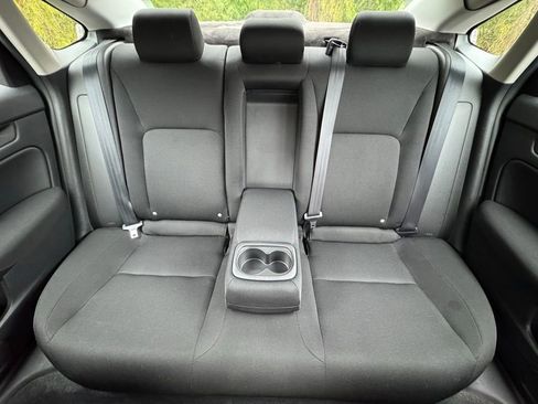Used 2022 Honda Civic EX image 9