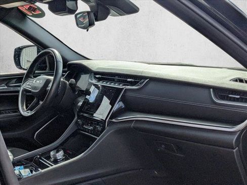 Used 2021 Jeep Grand Cherokee L Laredo image 22