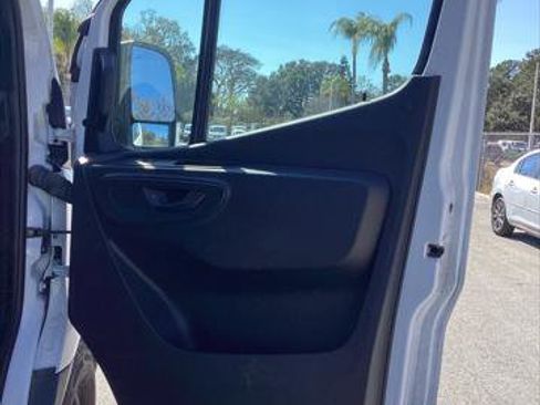 Used 2022 Mercedes-Benz Sprinter 2500 image 21