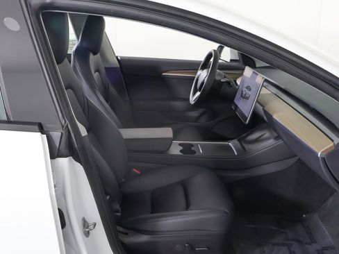 Used 2023 Tesla Model 3 Standard Range image 29