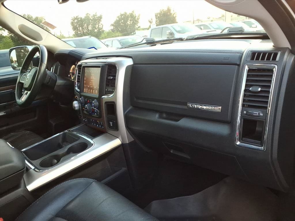 Used 2015 RAM 1500 Laramie w/ Convenience Group AWD/4WD image 16