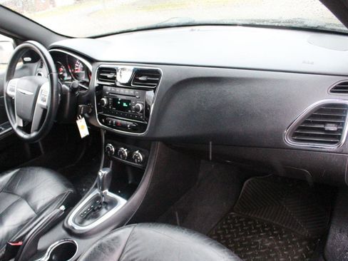 Used 2013 Chrysler 200 Limited image 35