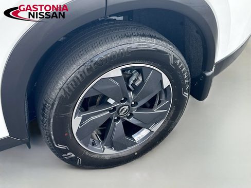 Used 2024 Nissan Rogue SV AWD/4WD image 37