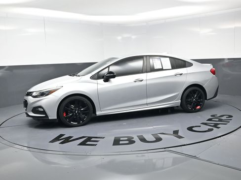 Used 2018 Chevrolet Cruze LT w/ Redline Edition image 6