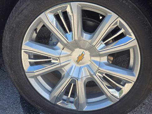 Used 2024 Chevrolet Silverado 1500 High Country w/ Technology Package AWD/4WD image 10